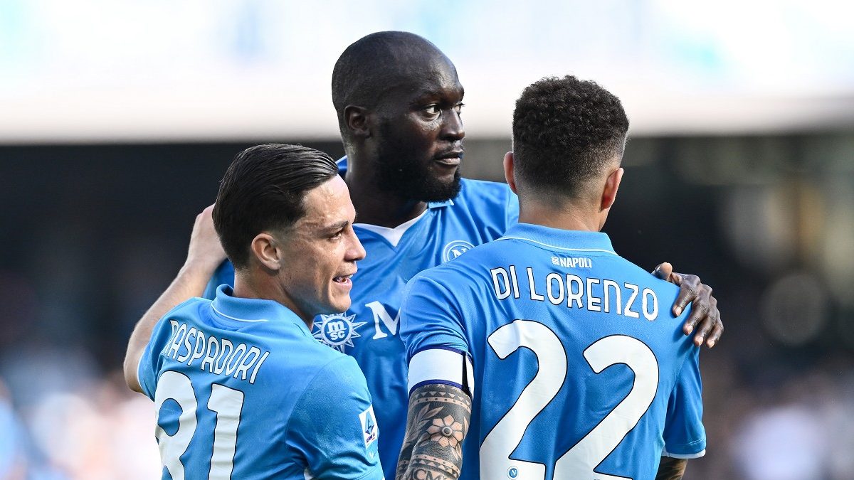 Napoli Fiorentina 2 1, Conte risponde a Inzaghi e rimane in scia: la classifica aggiornata in Serie A. Cosa cambia per l’Inter